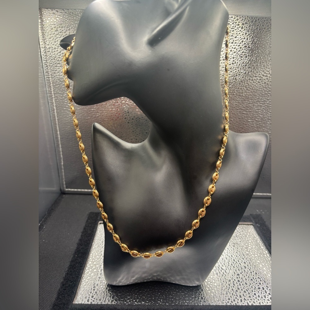Elegant Gold Necklace - Picture 2 of 6